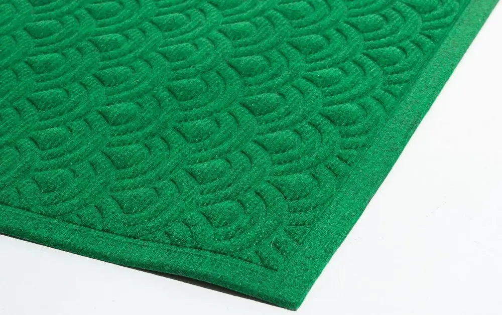 18" X 30" Green Geometric Indoor Outdoor Polypropylene Door Mat - NOBLE HOME INTERIORS