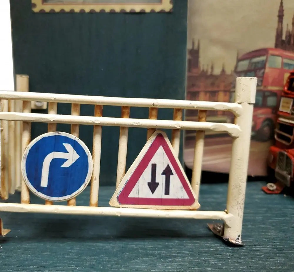 Vintage London Double Decker Key Organizer - NOBLE HOME INTERIORS